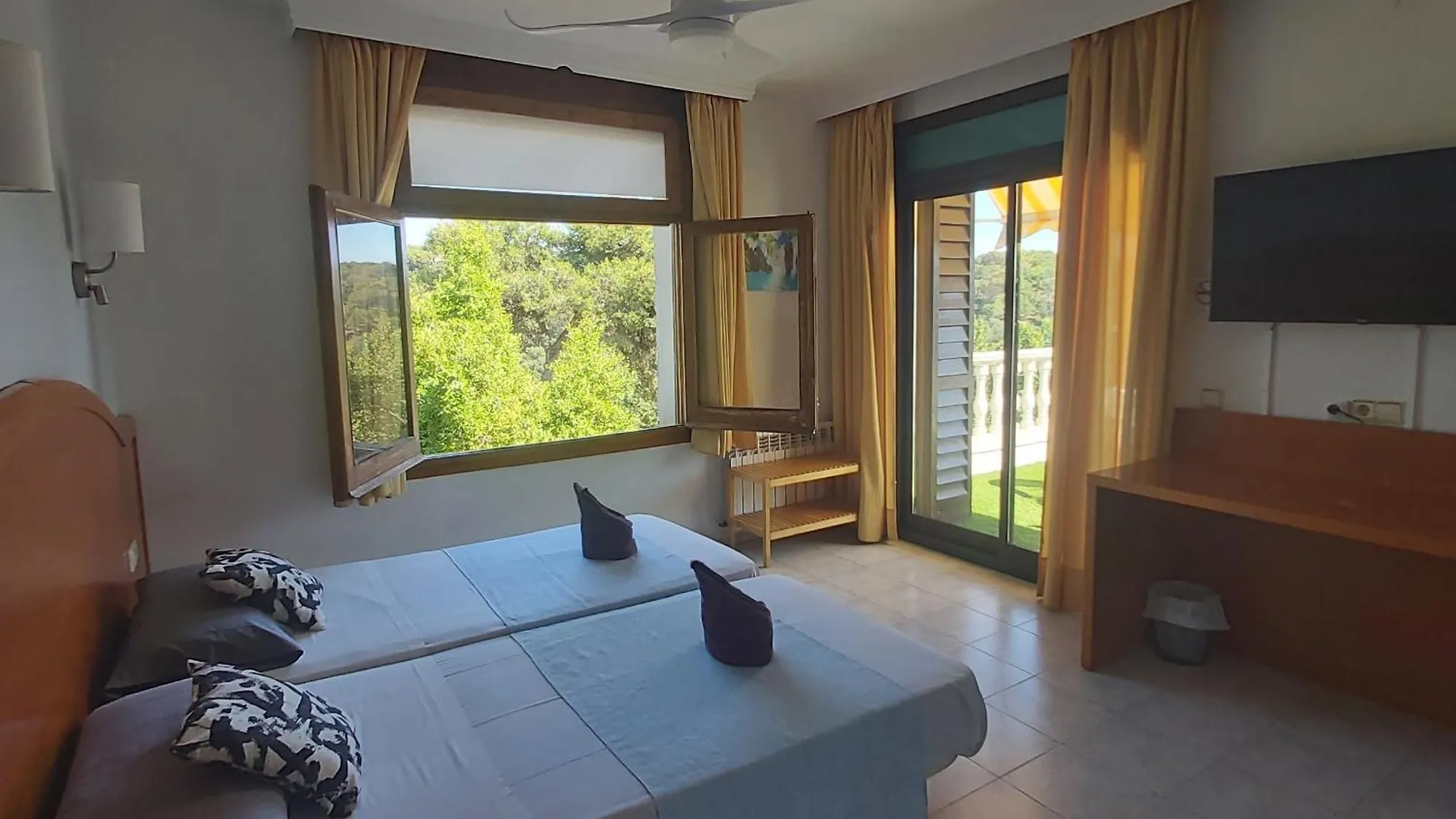 Hotel Bonsol Lloret de Mar 2*,  Spain